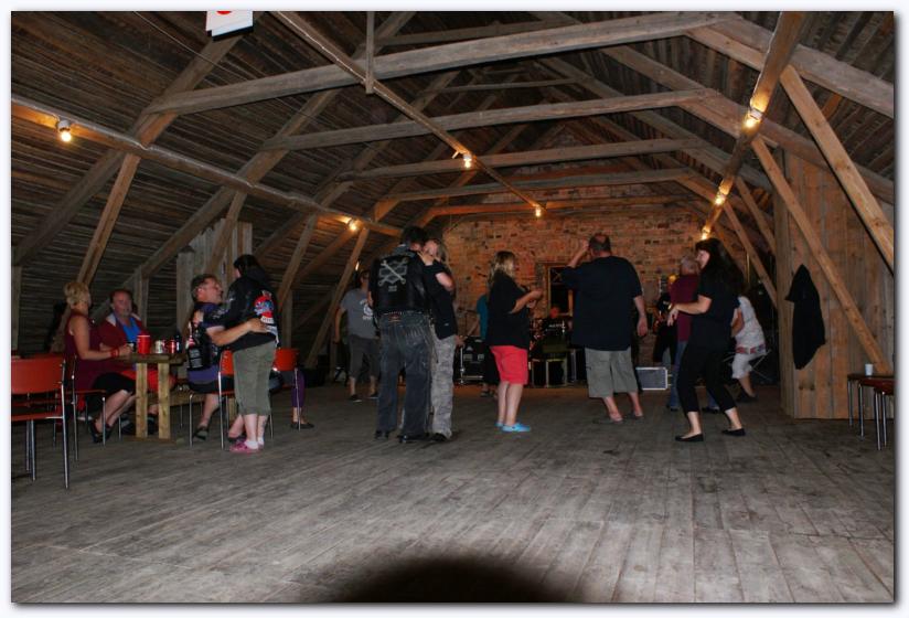 802x537 pixels (72K)